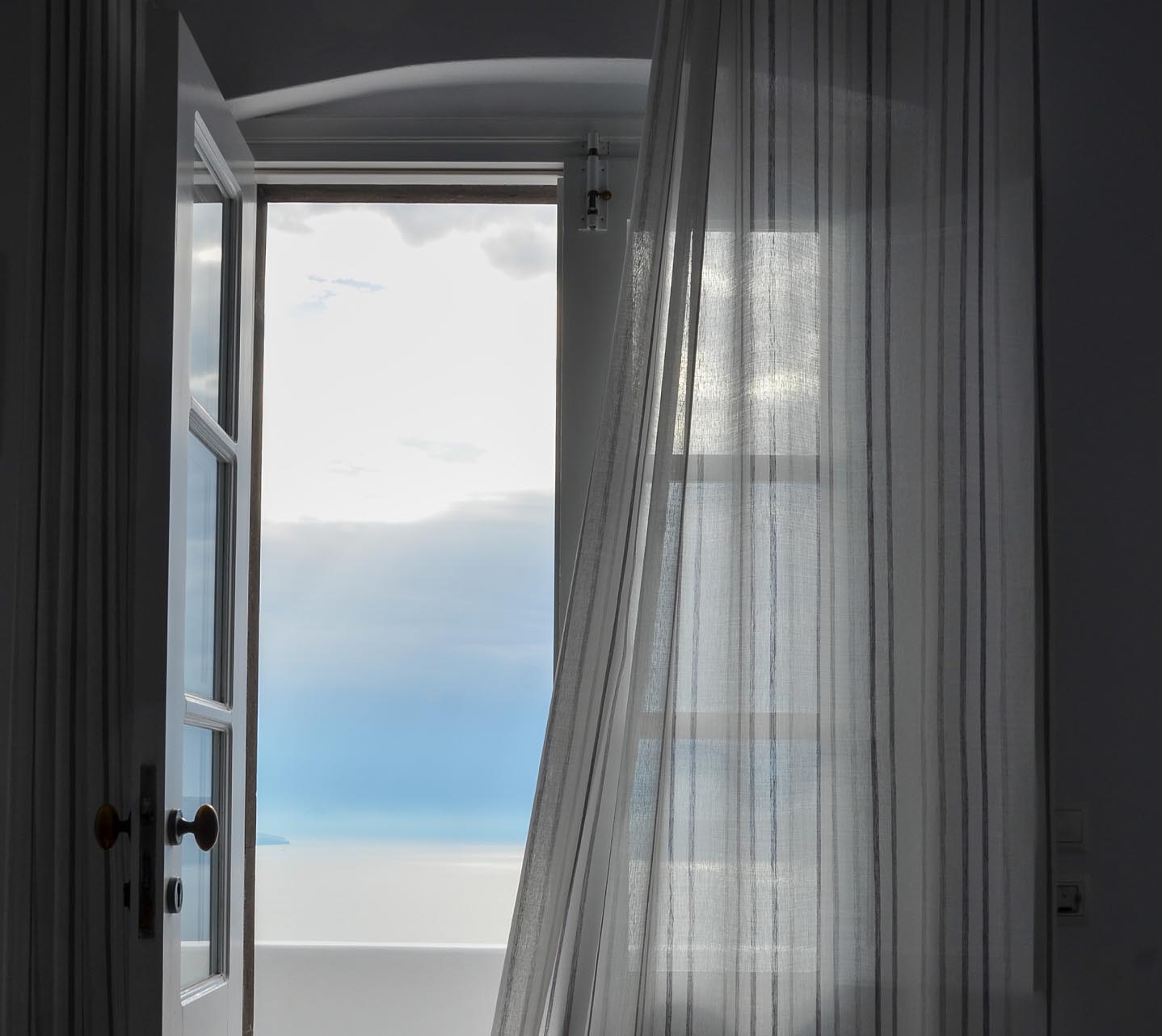 How to Hang Curtains for Windows